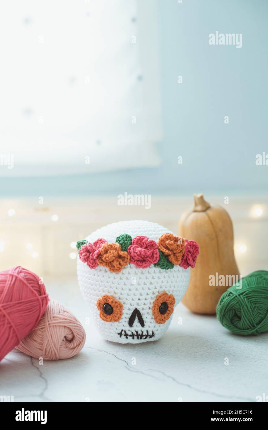 Décoration mexicaine de crâne de sucre en crochet pour Dia de los muertos  Photo Stock - Alamy