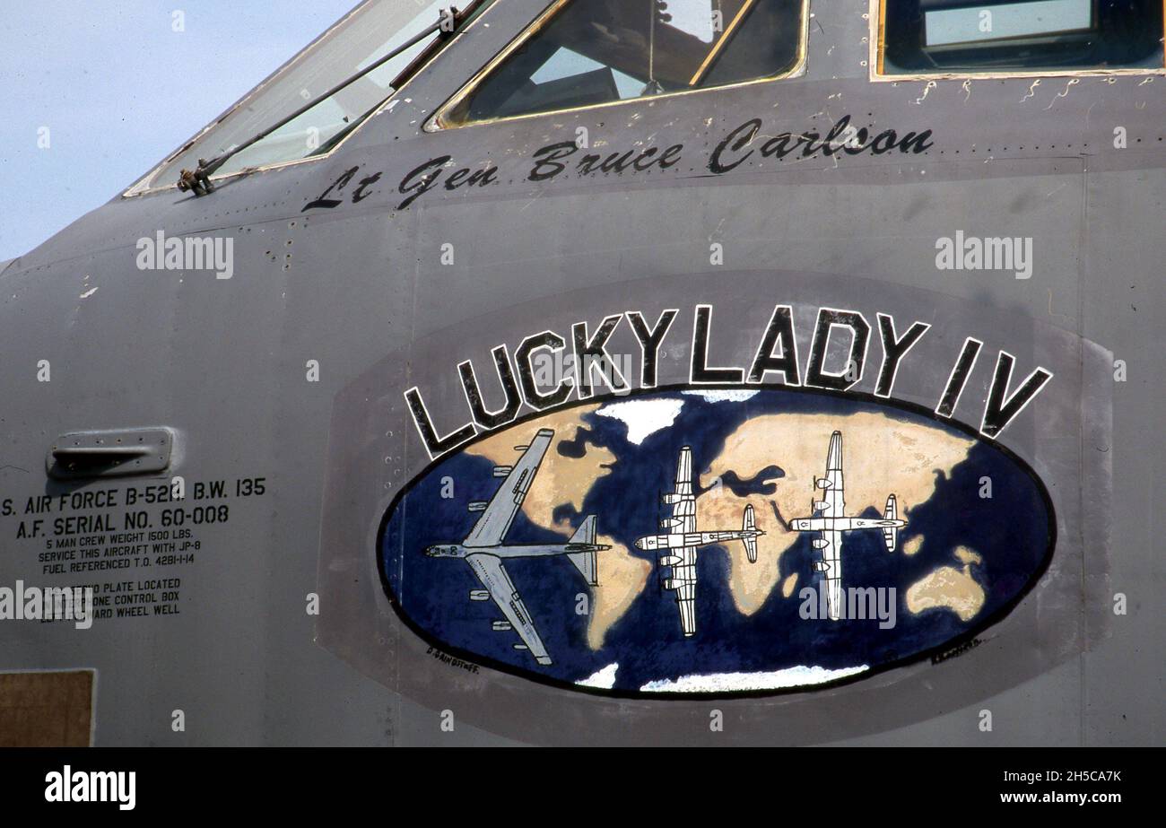 Lucky Lady IV Nose Art sur l'avion militaire américain photo par Tony Henshaw Archive Banque D'Images