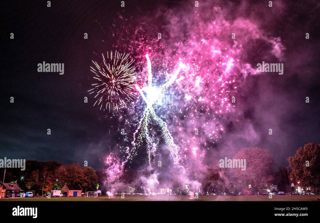 Feux d'artifice à Highgate, Londres, Royaume-Uni Banque D'Images