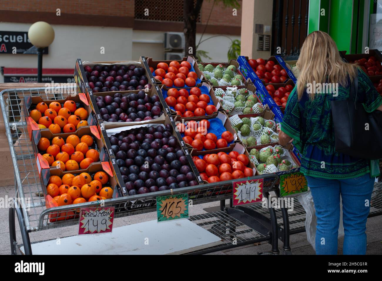 Légumes et fruits frais biologiques sont sur le marché Banque D'Images