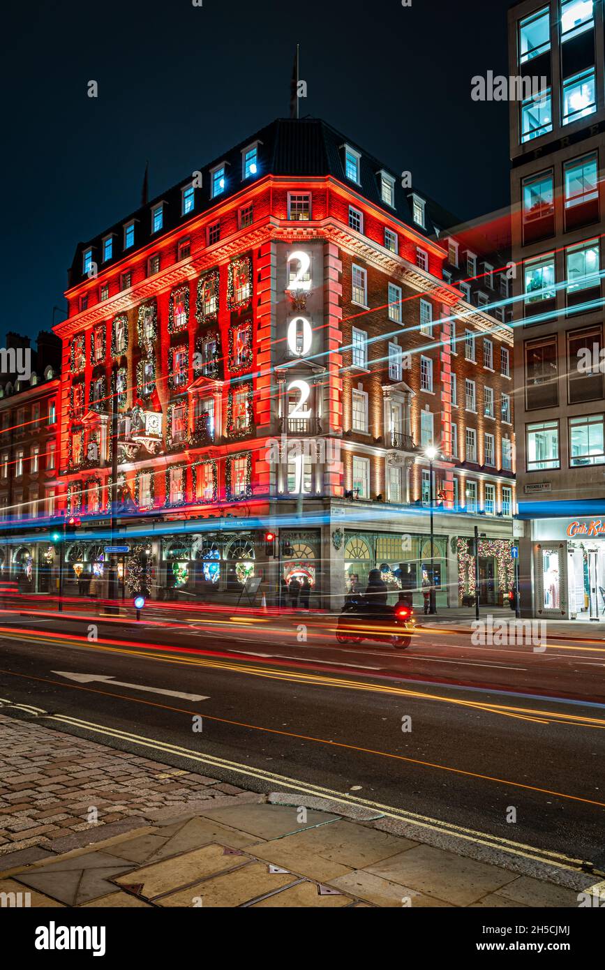 Fortnum et Mason s'illuminent la nuit, Londres, Royaume-Uni Banque D'Images