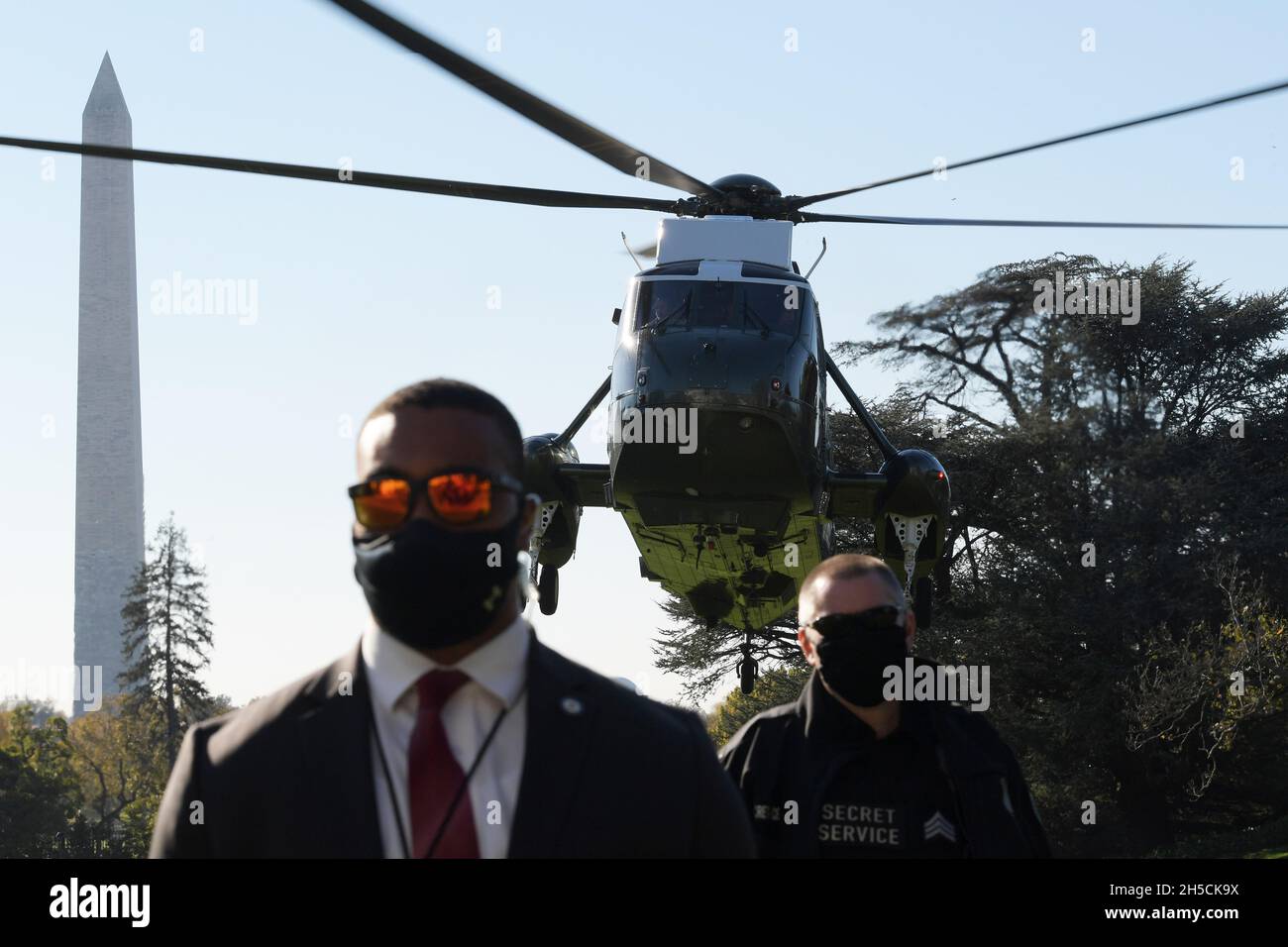 8 novembre 2021, Washington, Distric of Columbia, Etats-Unis: Marine One terres sur South Lawn aujourd'hui le 08 novembre 2021 à la Maison Blanche à Washington DC, Etats-Unis.(Credit image: © Lénine Nolly/ZUMA Press Wire) Banque D'Images