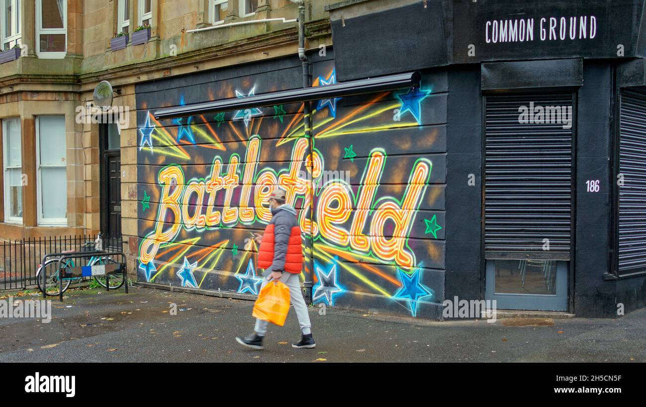 Glasgow, Écosse, Royaume-Uni 8 novembre 2021.Les concepts du thème du changement climatique ont été le thème moteur dans le champ de bataille de la ville qui se tient actuellement pendant la conférence cop26 coïncidente en même temps.La Wanderland d'hiver est une célébration croissante qui se déroule par intermittence au cours de l'année dans des quartiers définis au Royaume-Uni avec un thème décidé localement qui se traduit par des fenêtres avant artistiquement décorées « Covid-safe moyen de relier les gens, transformant les rues en galeries extérieures magiques ».Crédit Gerard Ferry/Alay Live News Banque D'Images