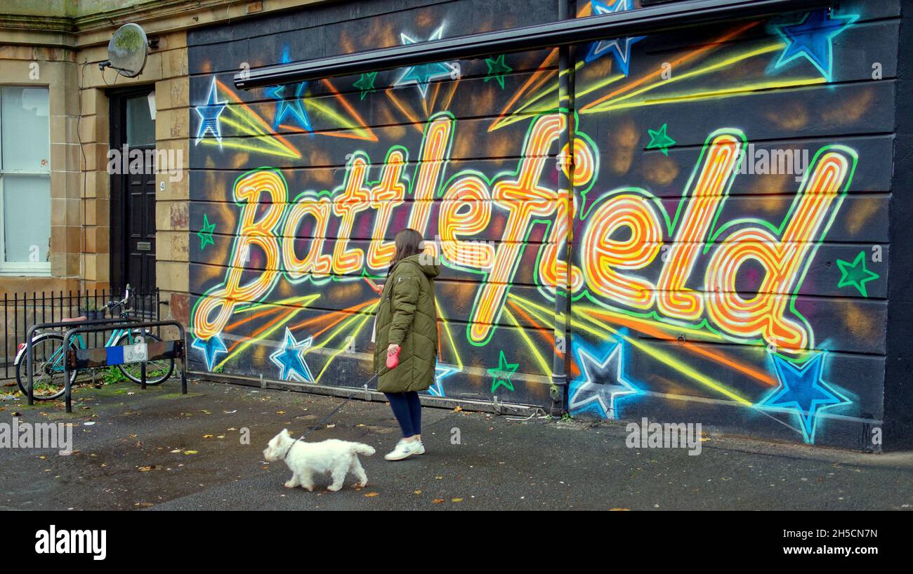 Glasgow, Écosse, Royaume-Uni 8 novembre 2021.Les concepts du thème du changement climatique ont été le thème moteur dans le champ de bataille de la ville qui se tient actuellement pendant la conférence cop26 coïncidente en même temps.La Wanderland d'hiver est une célébration croissante qui se déroule par intermittence au cours de l'année dans des quartiers définis au Royaume-Uni avec un thème décidé localement qui se traduit par des fenêtres avant artistiquement décorées « Covid-safe moyen de relier les gens, transformant les rues en galeries extérieures magiques ».Crédit Gerard Ferry/Alay Live News Banque D'Images