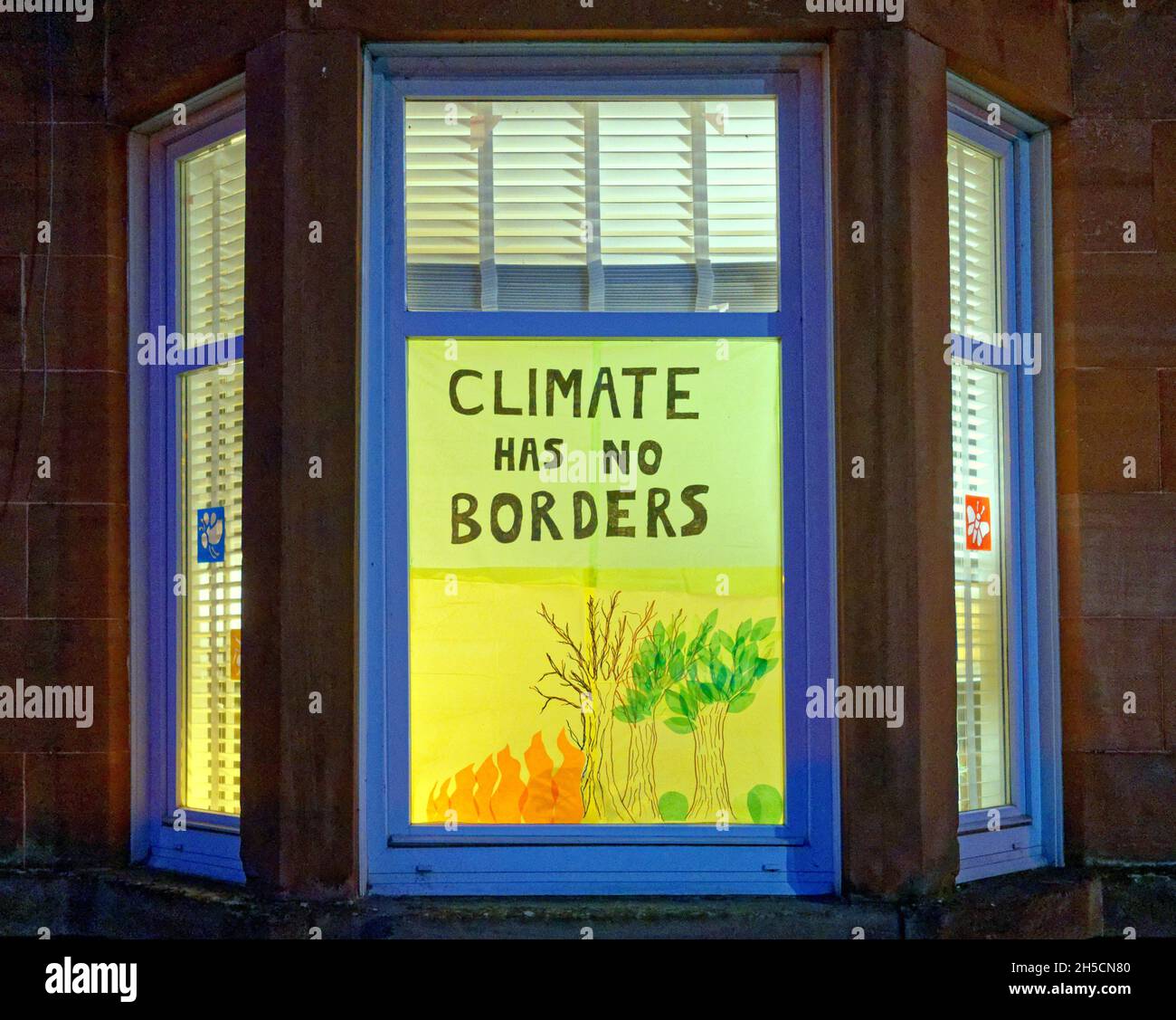 Glasgow, Écosse, Royaume-Uni 8 novembre 2021.Les concepts du thème du changement climatique ont été le thème moteur dans le champ de bataille de la ville qui se tient actuellement pendant la conférence cop26 coïncidente en même temps.La Wanderland d'hiver est une célébration croissante qui se déroule par intermittence au cours de l'année dans des quartiers définis au Royaume-Uni avec un thème décidé localement qui se traduit par des fenêtres avant artistiquement décorées « Covid-safe moyen de relier les gens, transformant les rues en galeries extérieures magiques ».Crédit Gerard Ferry/Alay Live News Banque D'Images