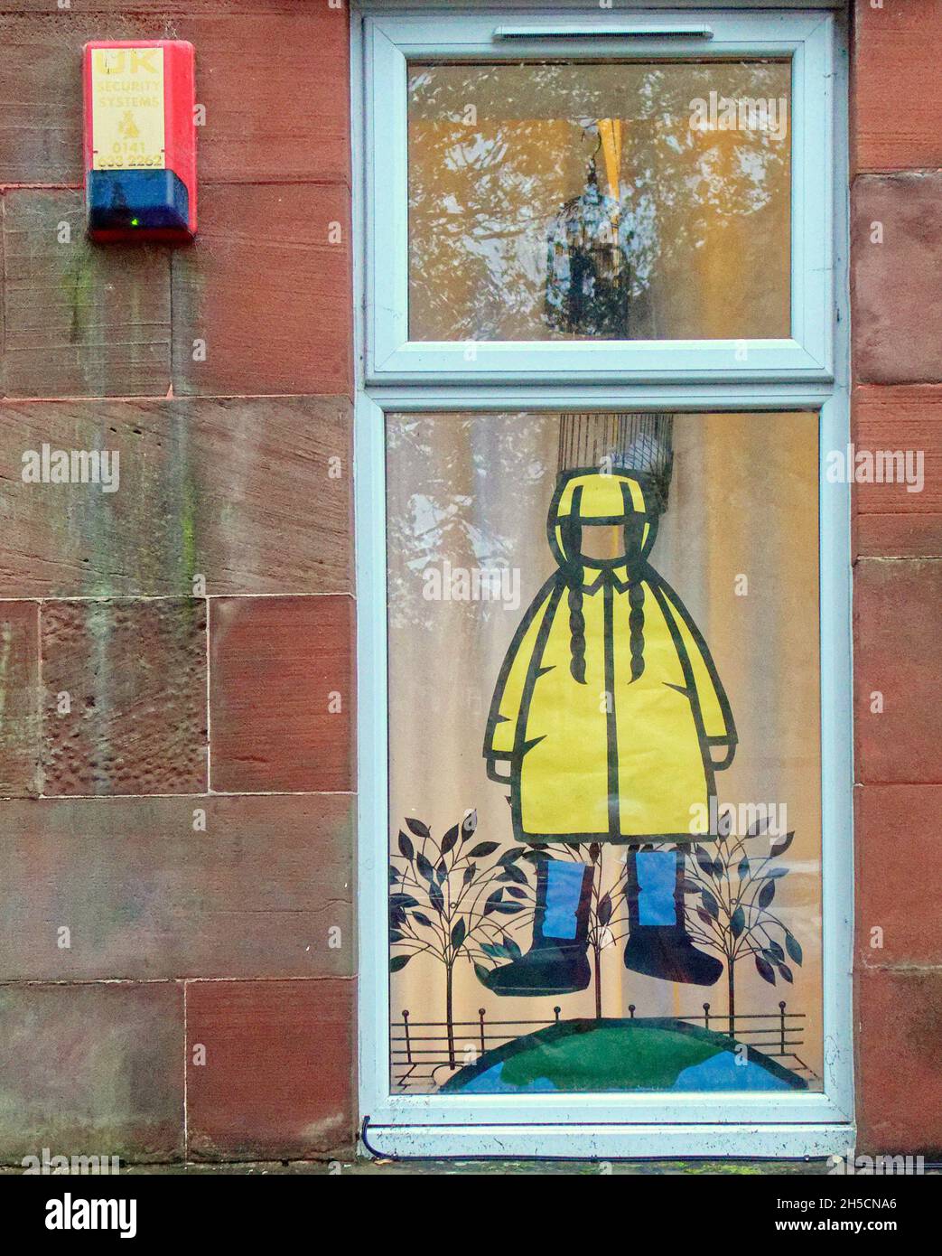 Glasgow, Écosse, Royaume-Uni 8 novembre 2021.GRETA thurberg a figuré en évidence dans l'exposition montrant sa popularité.Les concepts du thème du changement climatique ont été le thème moteur dans le champ de bataille de la ville qui se tient actuellement pendant la conférence cop26 coïncidente en même temps.La Wanderland d'hiver est une célébration croissante qui se déroule par intermittence au cours de l'année dans des quartiers définis au Royaume-Uni avec un thème décidé localement qui se traduit par des fenêtres avant artistiquement décorées « Covid-safe moyen de relier les gens, transformant les rues en galeries extérieures magiques ».Crédit Gerard Banque D'Images