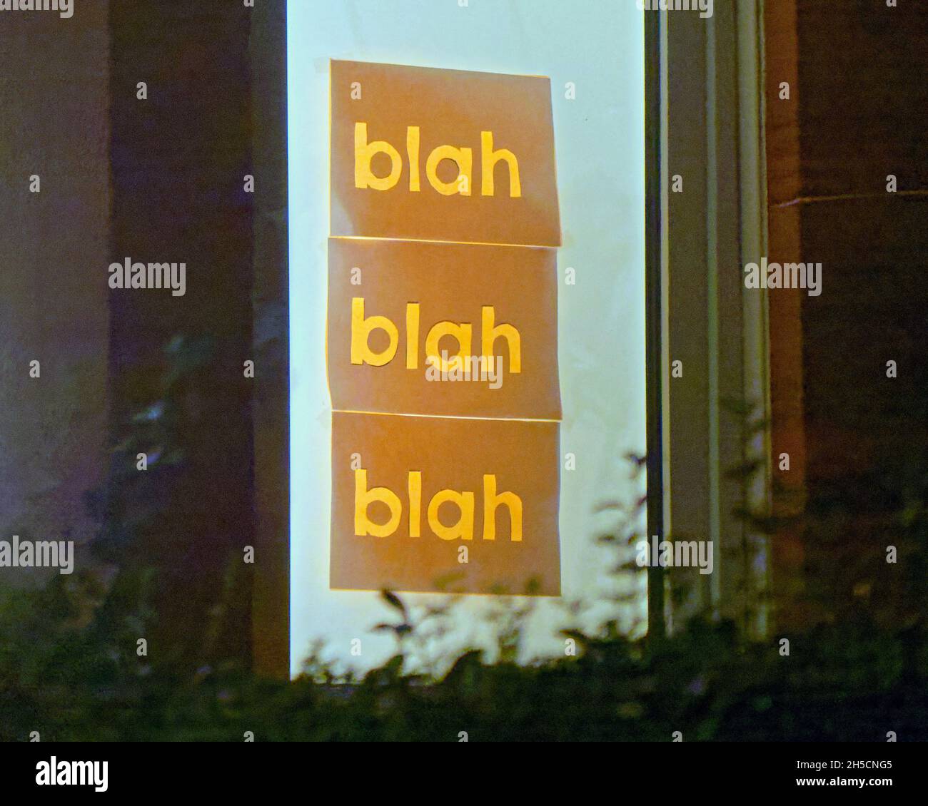 Glasgow, Écosse, Royaume-Uni 8 novembre 2021.Les concepts du thème du changement climatique ont été le thème moteur dans le champ de bataille de la ville qui se tient actuellement pendant la conférence cop26 coïncidente en même temps.La Wanderland d'hiver est une célébration croissante qui se déroule par intermittence au cours de l'année dans des quartiers définis au Royaume-Uni avec un thème décidé localement qui se traduit par des fenêtres avant artistiquement décorées « Covid-safe moyen de relier les gens, transformant les rues en galeries extérieures magiques ».Crédit Gerard Ferry/Alay Live News Banque D'Images