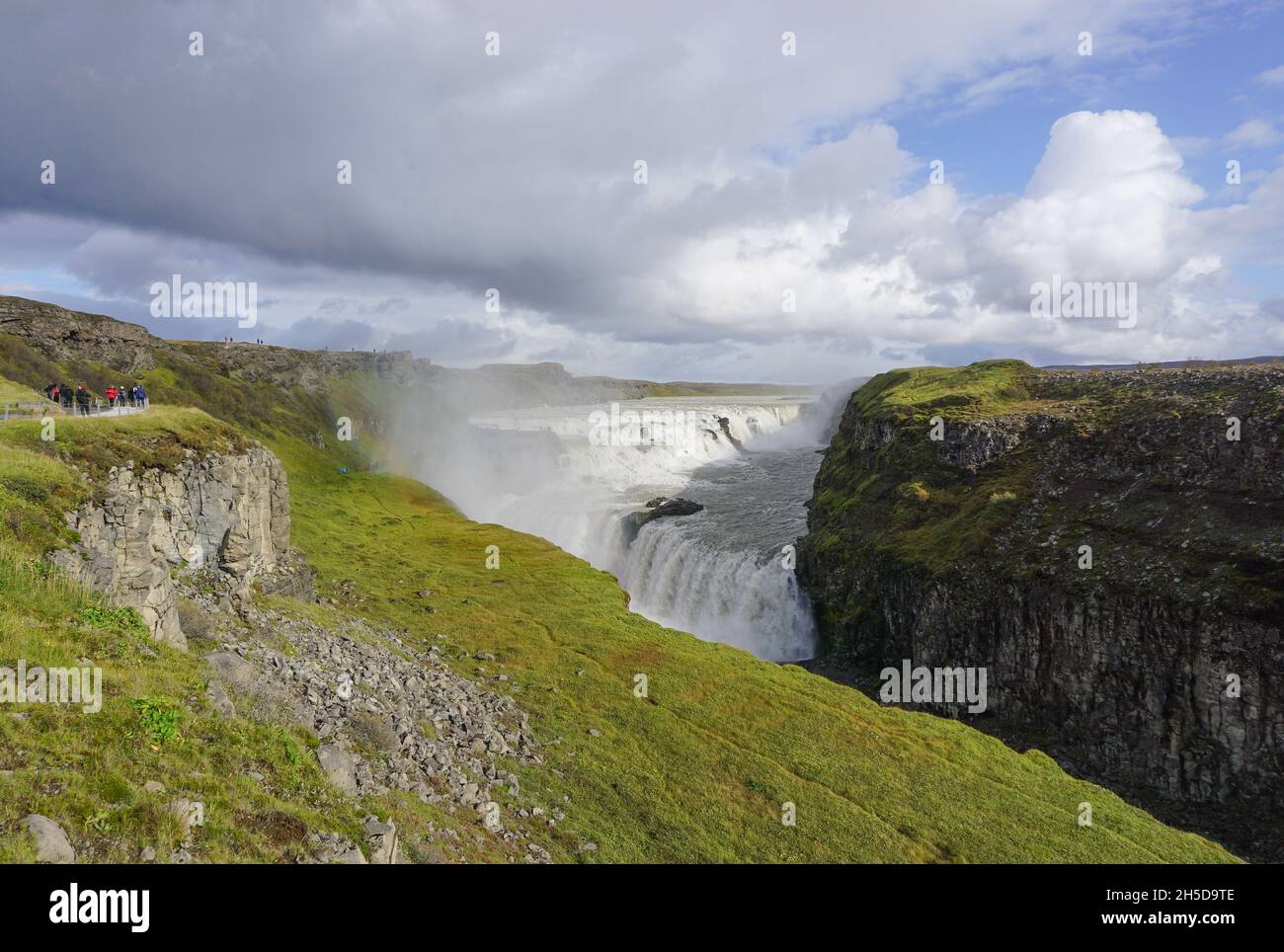 Sud-Ouest de l'Islande : brume émergée de Gullfoss (Golden Falls), la plus célèbre cascade d'Islande. Banque D'Images