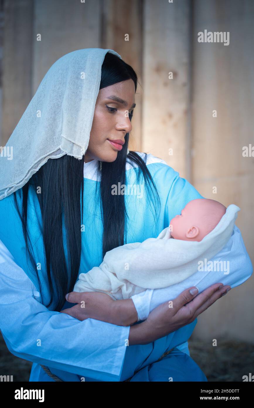 Vierge transsexuelle marie regardant l'enfant jésus Banque D'Images