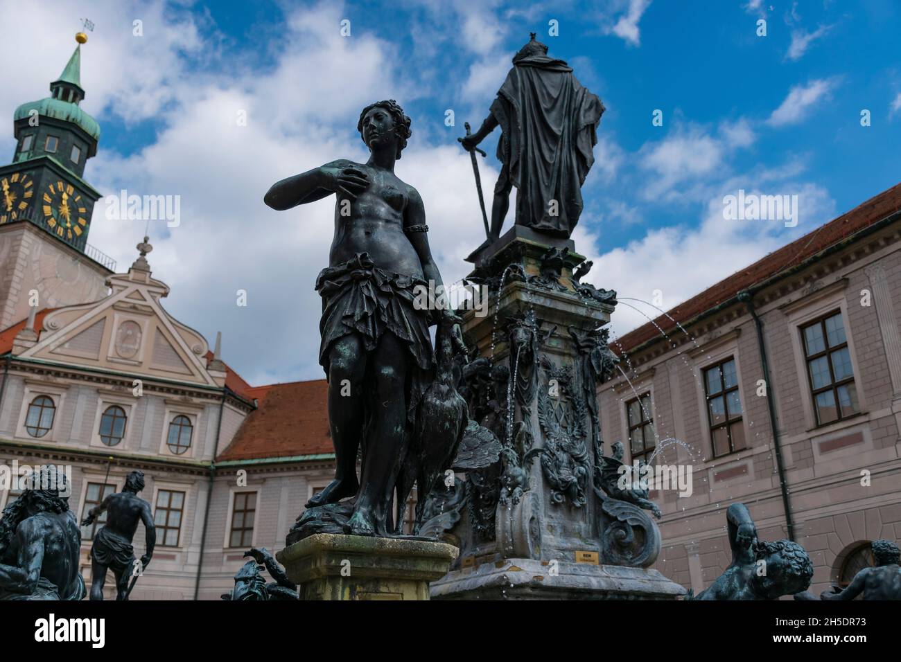 23 mai 2019 Munich, Allemagne - cour octogonale de Munich Residenz, également appelée cour des Fontaines (Brunnenhof) et bâtiment d'Antiquarium Banque D'Images