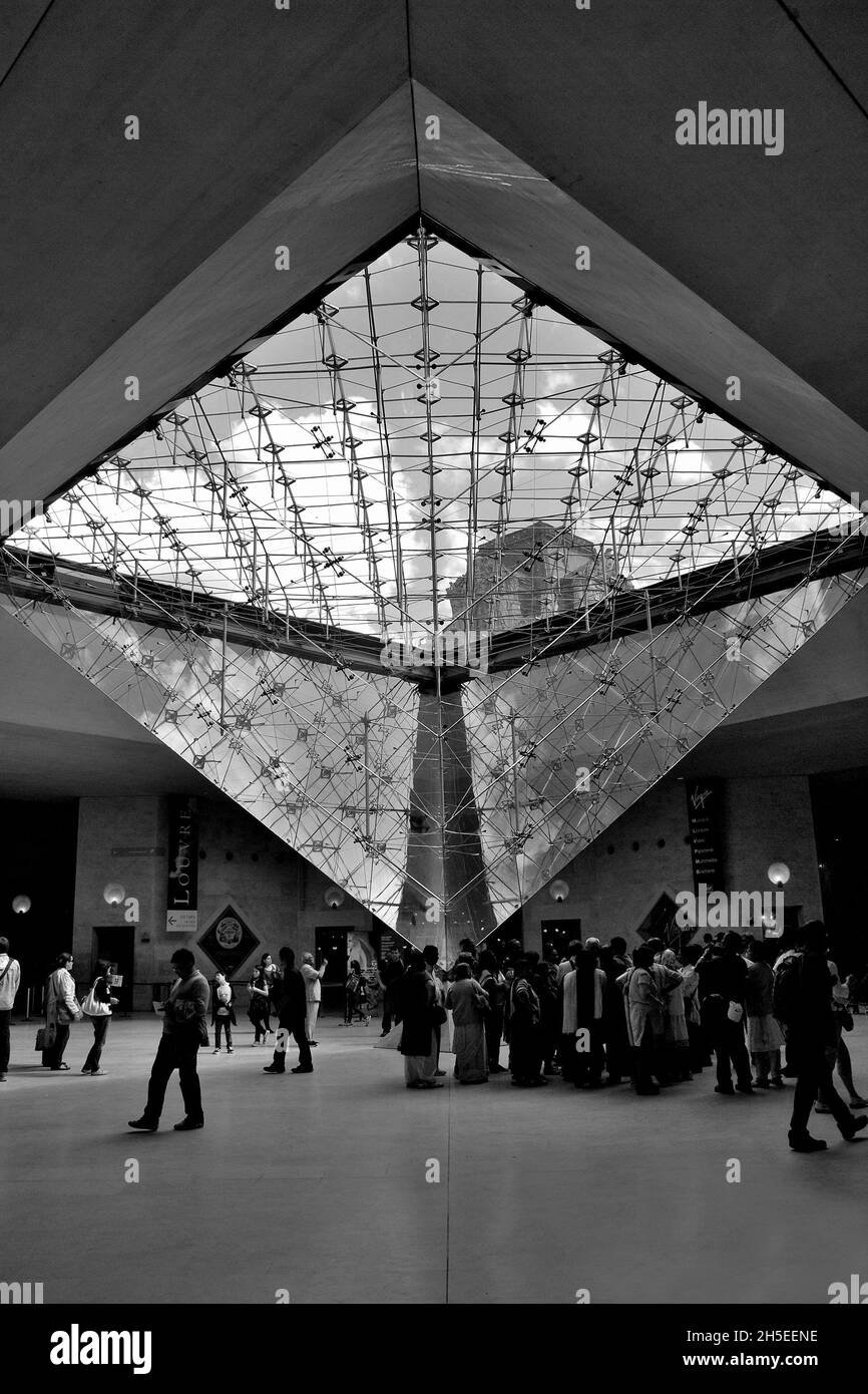 Vue partielle du musée du Louvre, Paris, France Banque D'Images