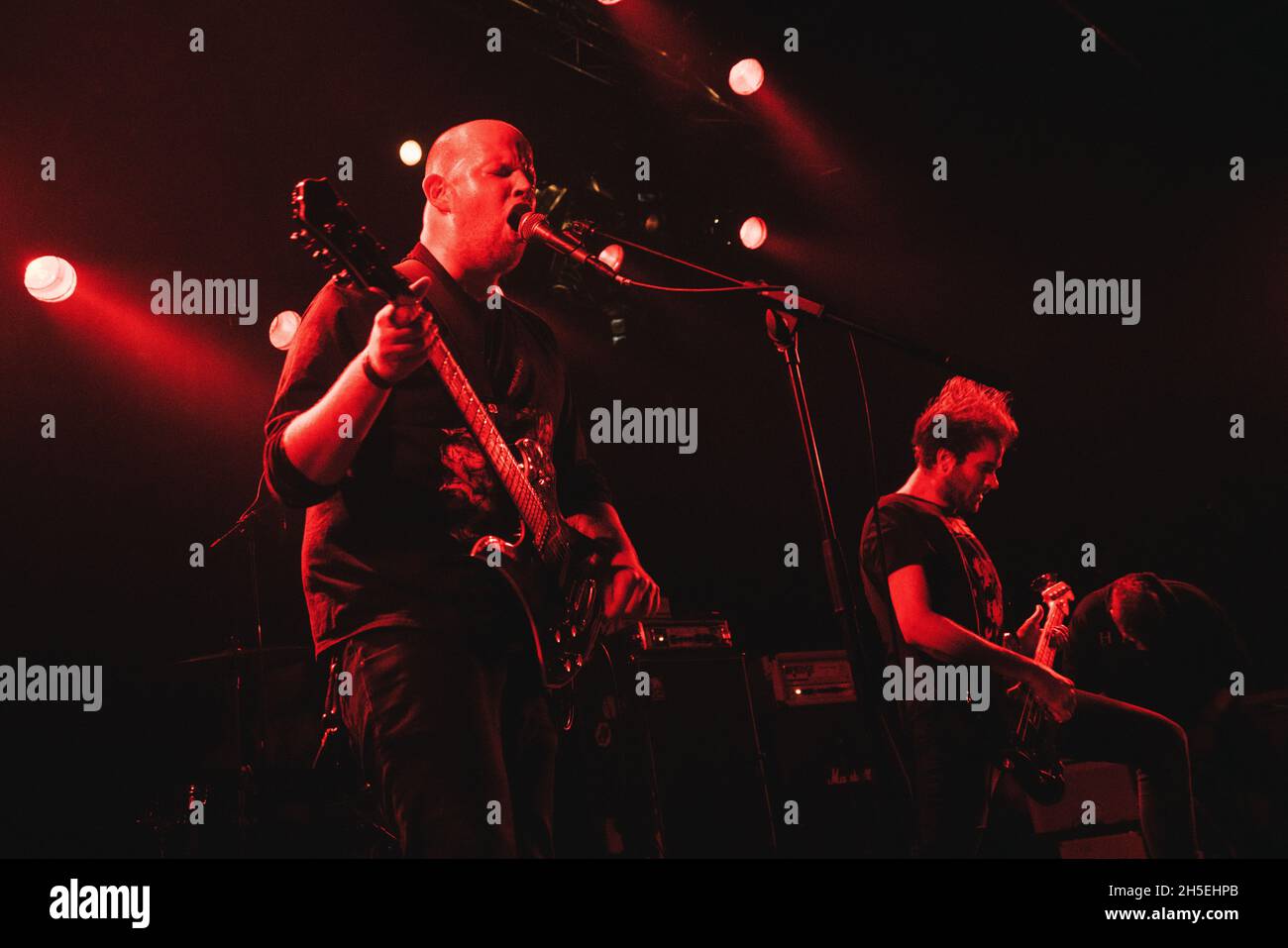 Copenhague, Danemark.05e novembre 2021.Le groupe de Metal danois LLNN joue un concert à Pumephuset à Copenhague.Ici, le guitariste et chanteur Christian Bonnesen est vu en direct sur scène.(Crédit photo: Gonzales photo - Mathias Kristensen). Banque D'Images