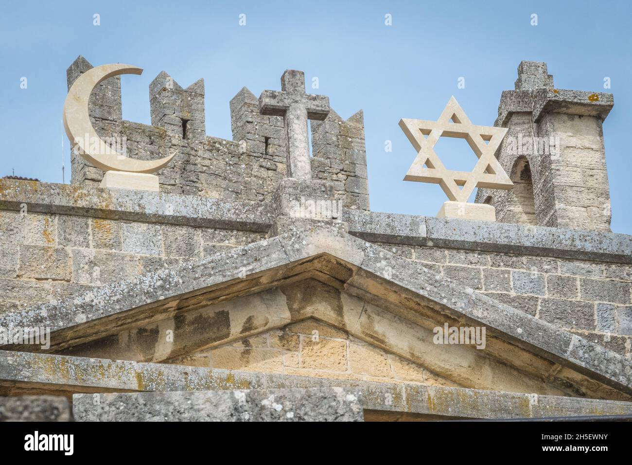Temple de nombreuses religions - chrétienne, juive et islamique - dans la ville de Saint-Marin Banque D'Images
