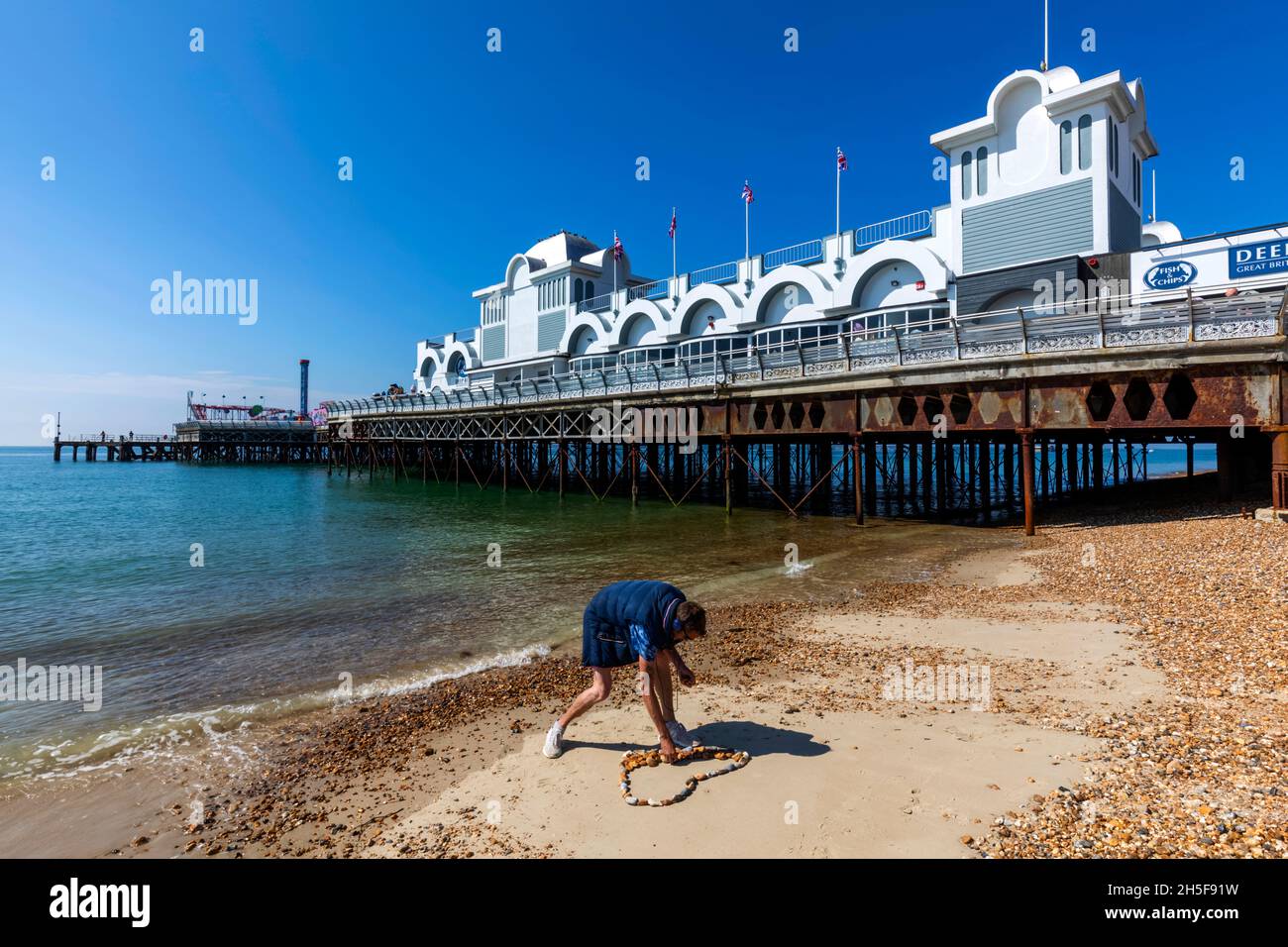 Angleterre, Hampshire, Portsmouth, Southsea, Southsea Beach et Pier Banque D'Images