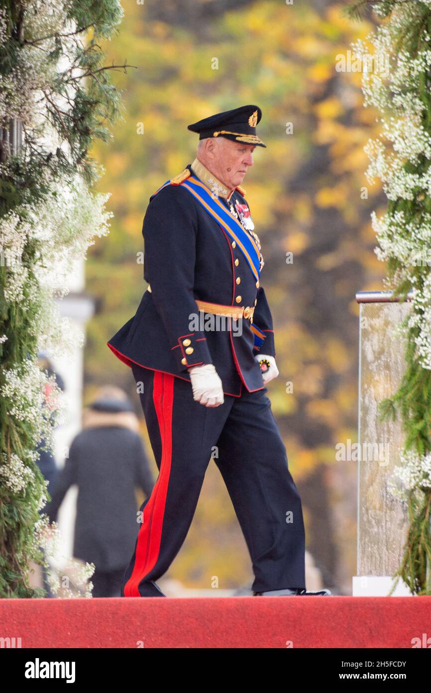Oslo, Norvège, 09/11/2021, le roi Harald V de Norvège lors de la cérémonie de bienvenue au Palais royal d'Oslo, lors de la première visite d'État de 3 jours des Royals néerlandais en Norvège.(Photo par DPPA/Sipa USA) Banque D'Images