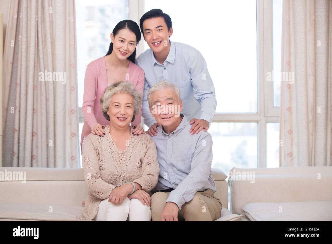 Une famille heureuse et aimante Banque D'Images