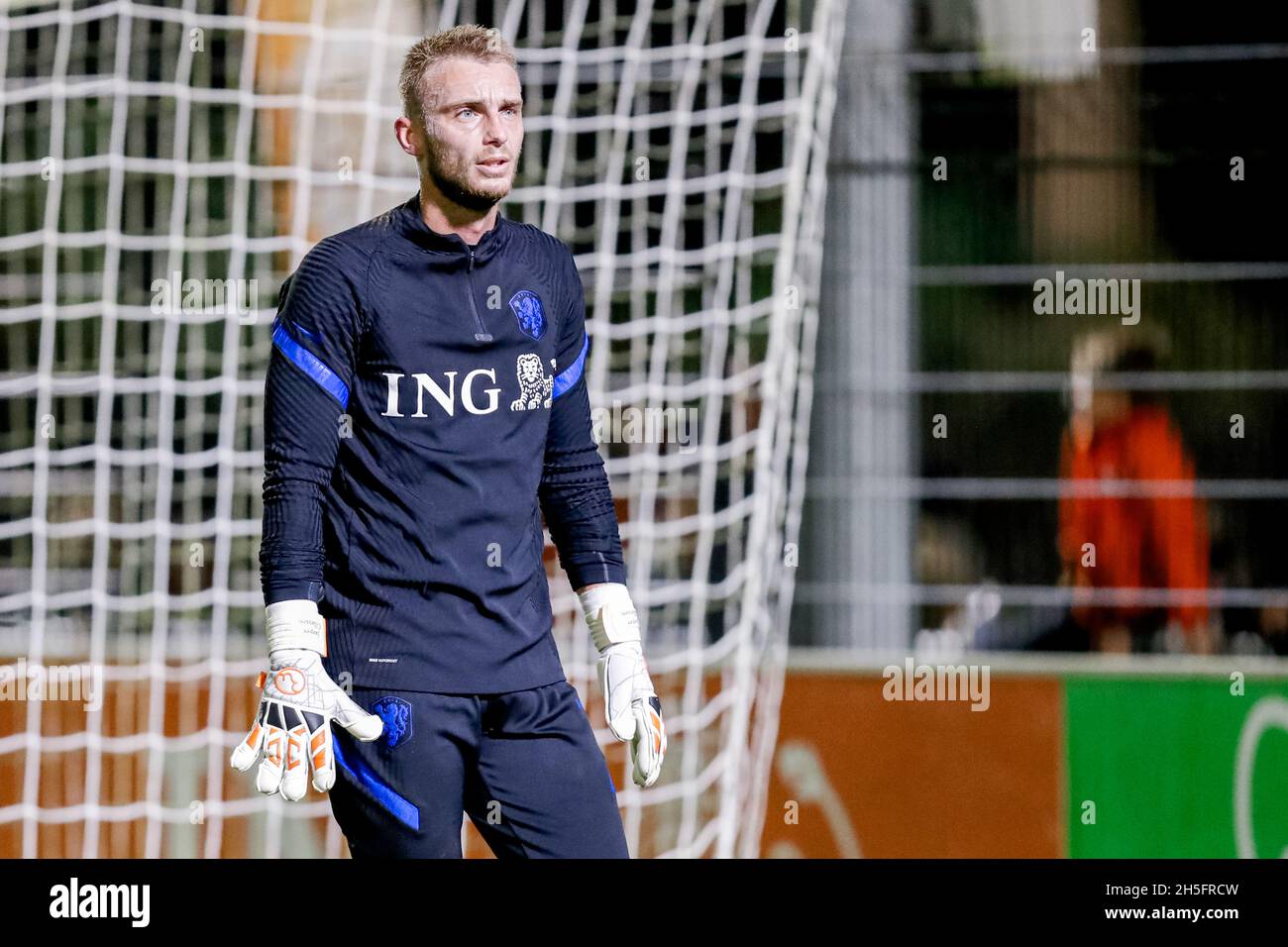 ZEIST, PAYS-BAS - NOVEMBRE 9 : gardien de but Jasper Cillessen des pays-Bas  pendant la session de formation aux pays-Bas au campus de la KNVB le 9  novembre 2021 à Zeist, pays-Bas (