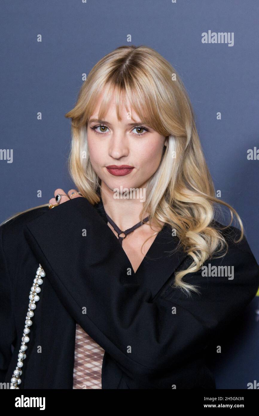 Paris, France.Le 09 novembre 2021, Angele Van Laeken aka Angele Wearing by Chanel assiste à la