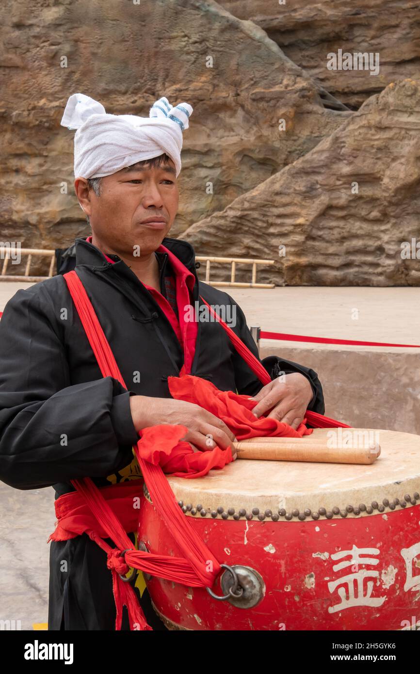 Des batteurs chinois se divertissent à la cascade de hukou dans la province de Shaanxi, en Chine Banque D'Images