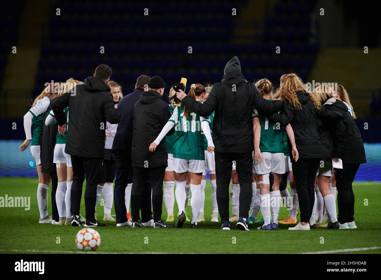 KHARKIV, UKRAINE - 9 NOVEMBRE 2021: The Match Women Champions League WFC Kharkiv vs WFC Breidablik Banque D'Images
