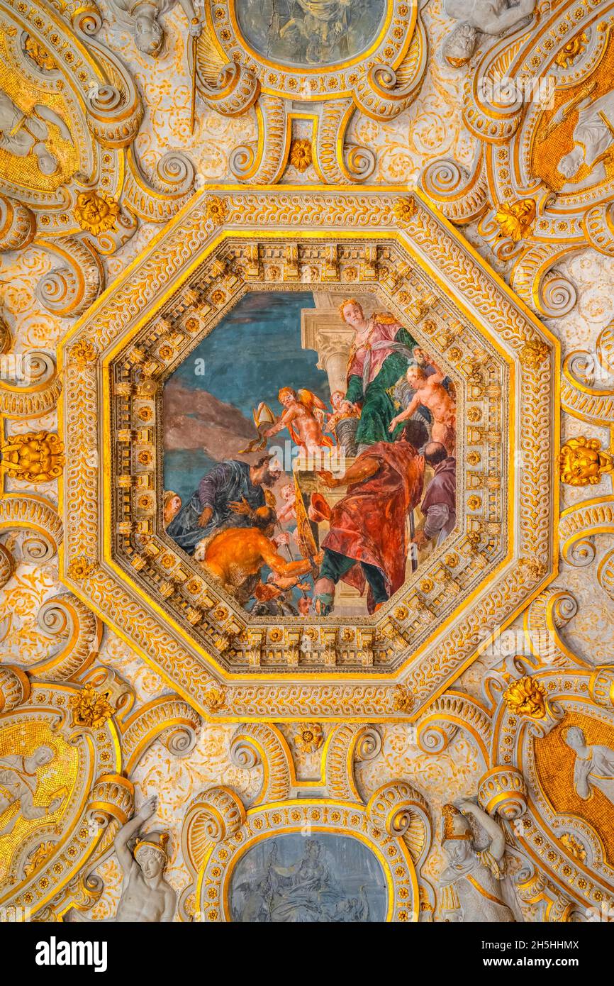 Plafond décoré, fresque et peinture de plafond, intérieur, Palais des Doges, Palazzo Ducale, Venise,Vénétie, Italie Banque D'Images