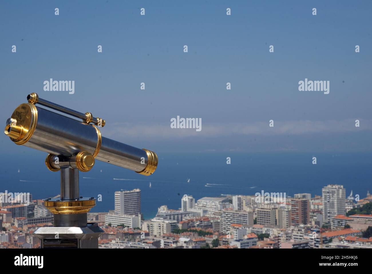 Télescope, vue de Marseille de notre-Dame de la Garde, Marseille, France Banque D'Images