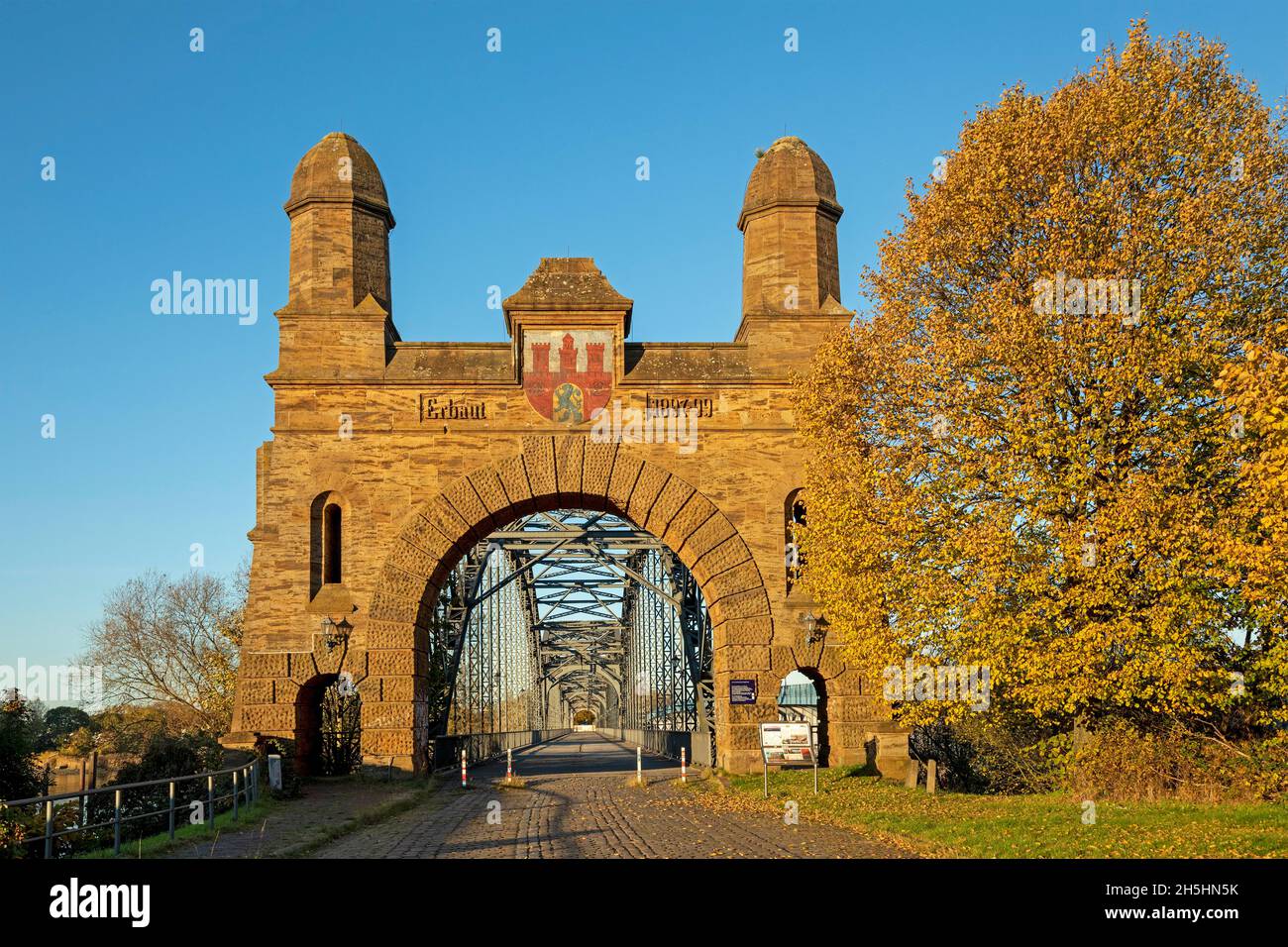 Harburg Portal, Old Harburg Elbe Bridge, Foreland Bridge, Suederelb Bridge, Harburg, Hambourg,Allemagne Banque D'Images
