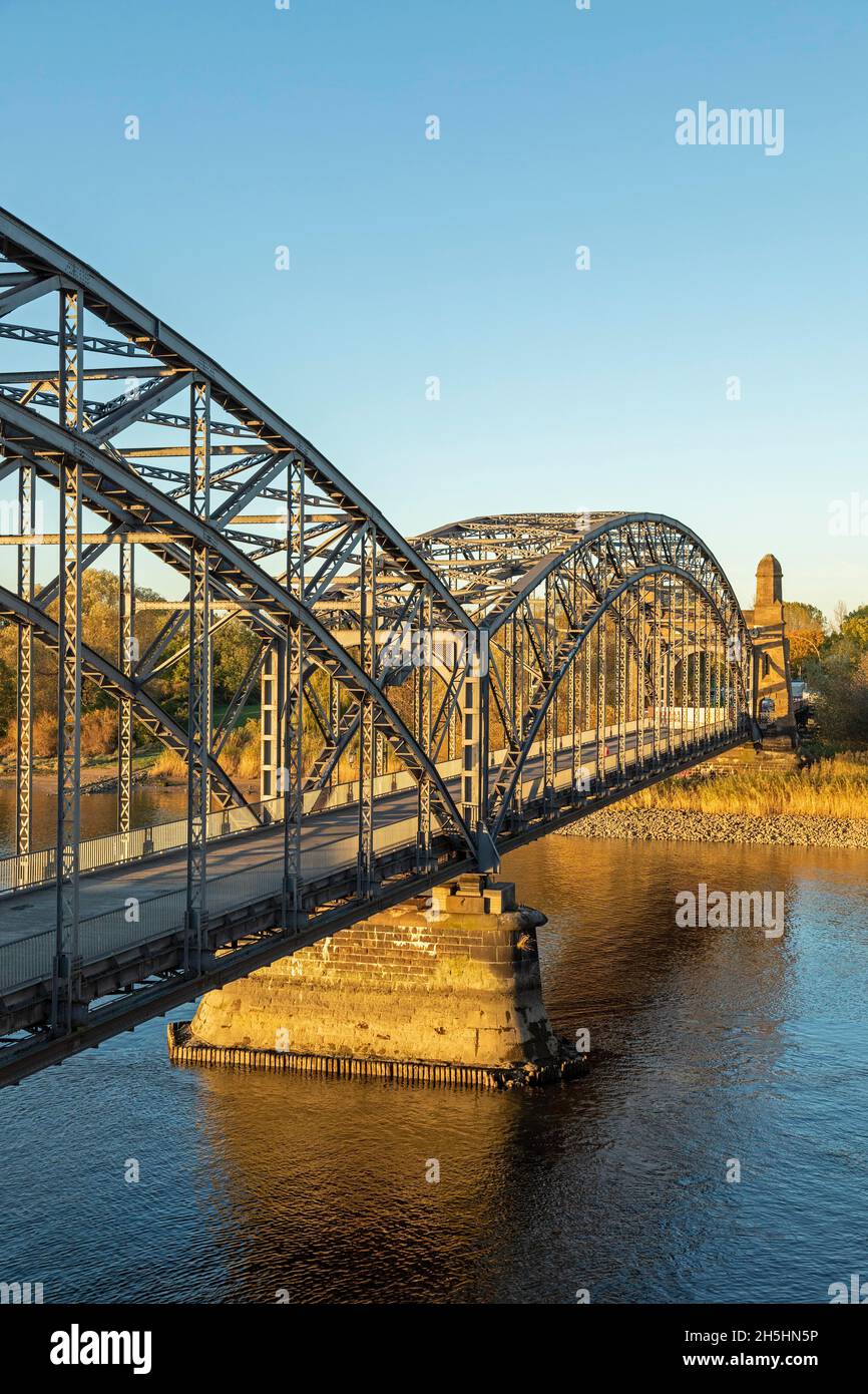 Vue extérieure, pont Old Harburg Elbe, pont en arc d'acier, Suederelbbruecke, Harburg, Hambourg,Allemagne Banque D'Images