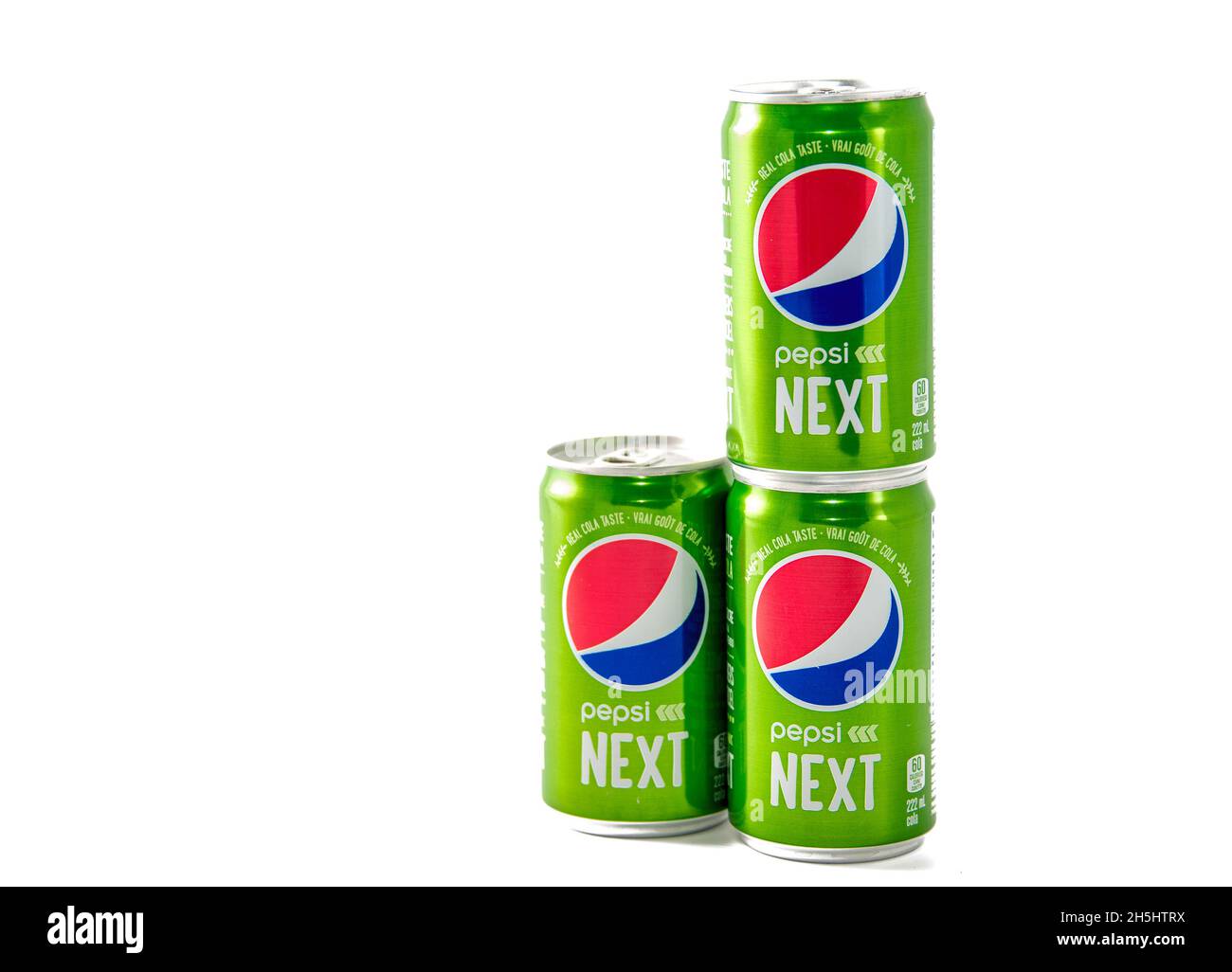 Petites boîtes de Pepsi-Cola Suivant par PepsiCo.9 novembre 2021 Banque D'Images