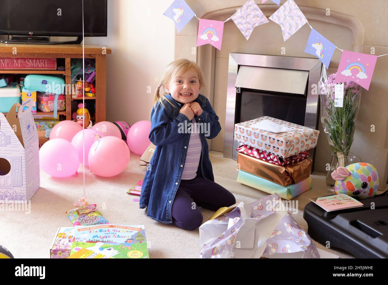 Joyeux anniversaire fille Banque D'Images