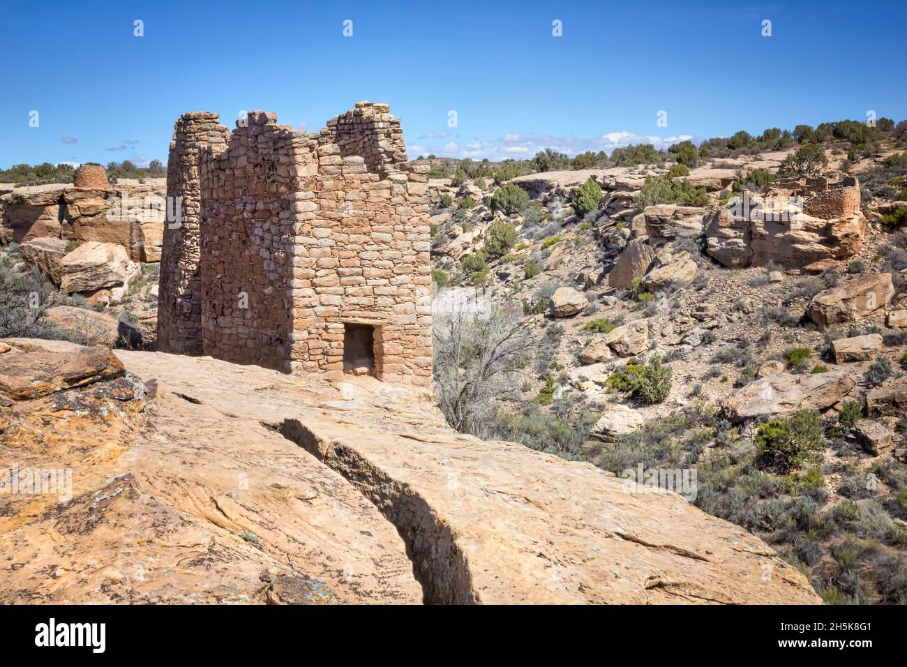 Les ruines ancestrales de Puebloan des tours jumelles du Square Tower Group dans le Hovenweep National Monument à la frontière du Colorado et de l'Utah Banque D'Images