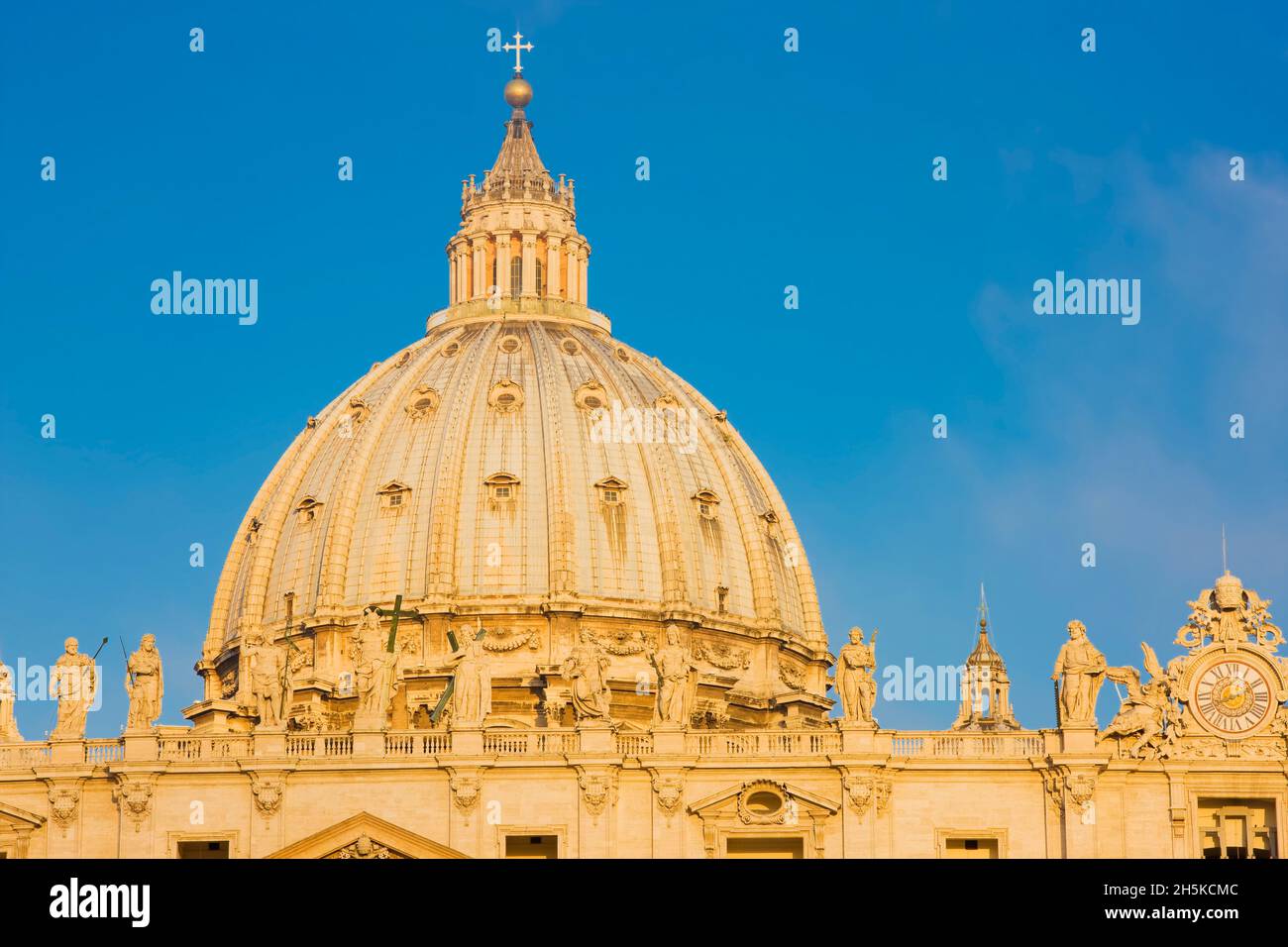 Dôme de la basilique Saint-Pierre dans la Cité du Vatican, Italie ; Cité du Vatican, Rome, Italie Banque D'Images