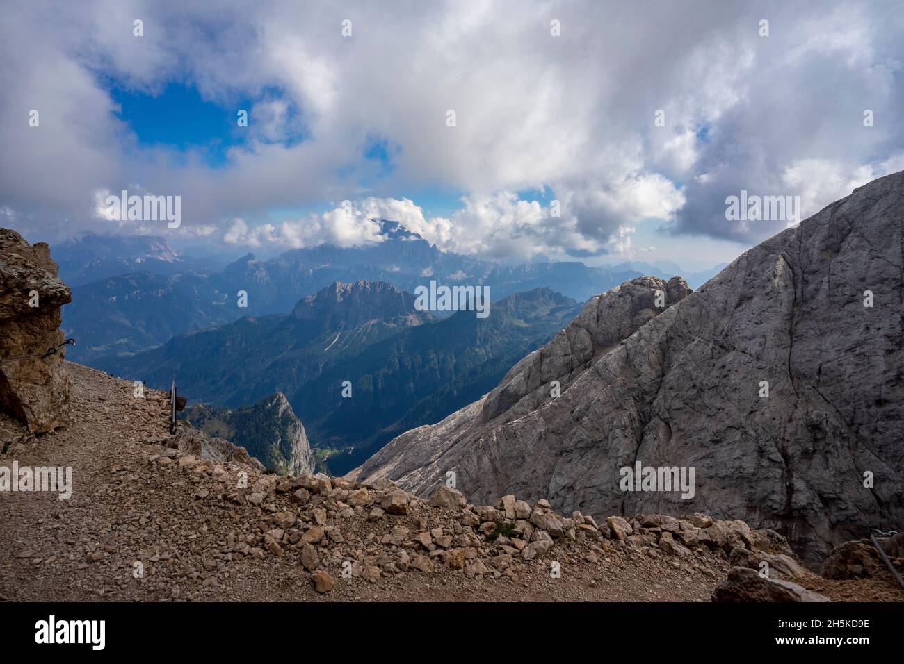 Paysage rocheux au sommet de Marmolada.Dolomites. Banque D'Images