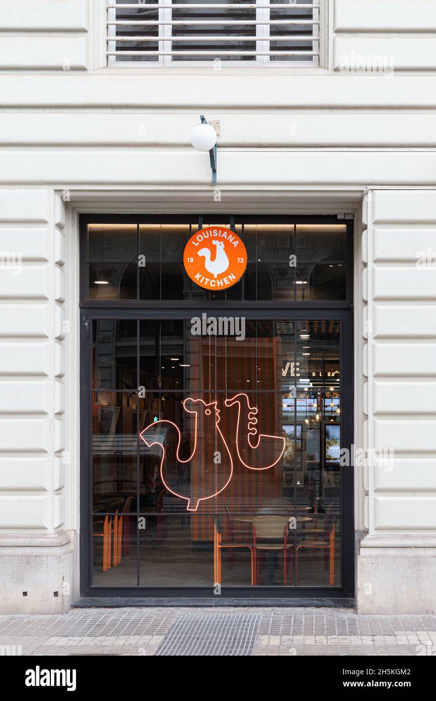 VALENCIA, ESPAGNE - 10 NOVEMBRE 2021 : Popeyes est une chaîne multinationale américaine de restaurants de fast-food au poulet frit Banque D'Images