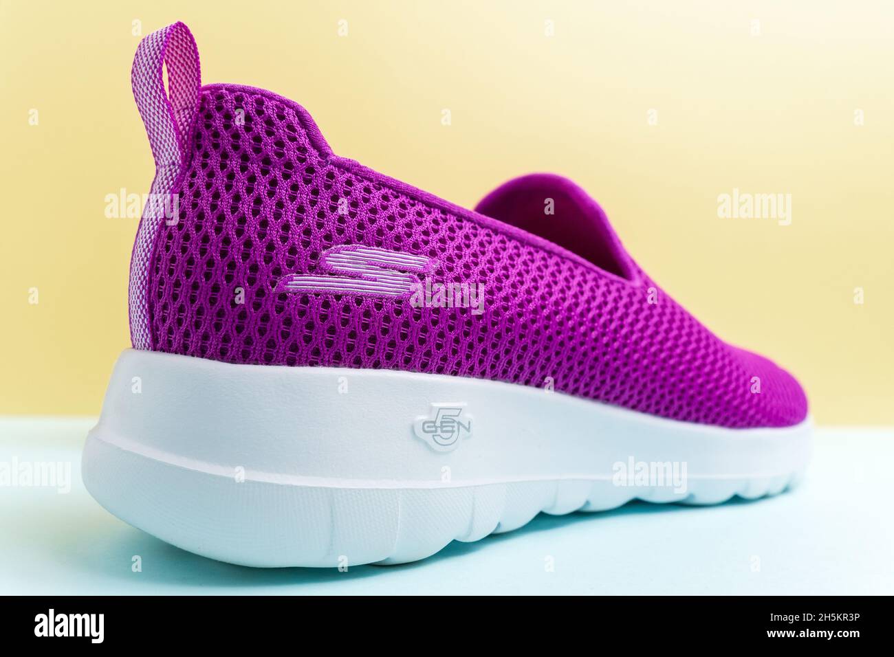 Magasin De Chaussures Skechers Banque d'image et photos - Alamy
