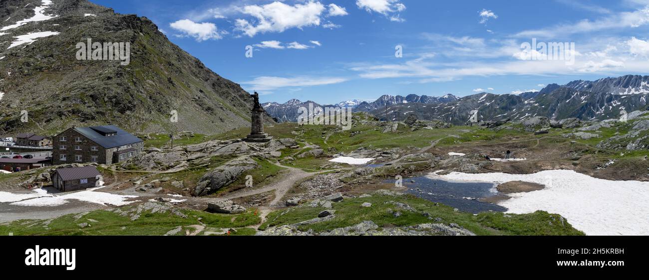 Col de San Bernardino, col de haute montagne dans les Alpes suisses ; Suisse Banque D'Images