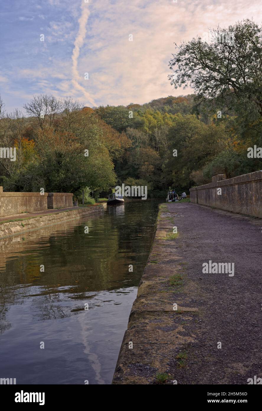 baignoire sur le canal de kennett et avon Banque D'Images
