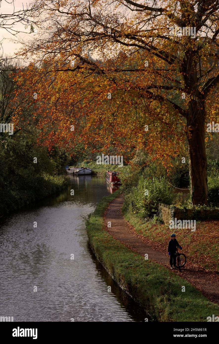 baignoire sur le canal de kennett et avon Banque D'Images