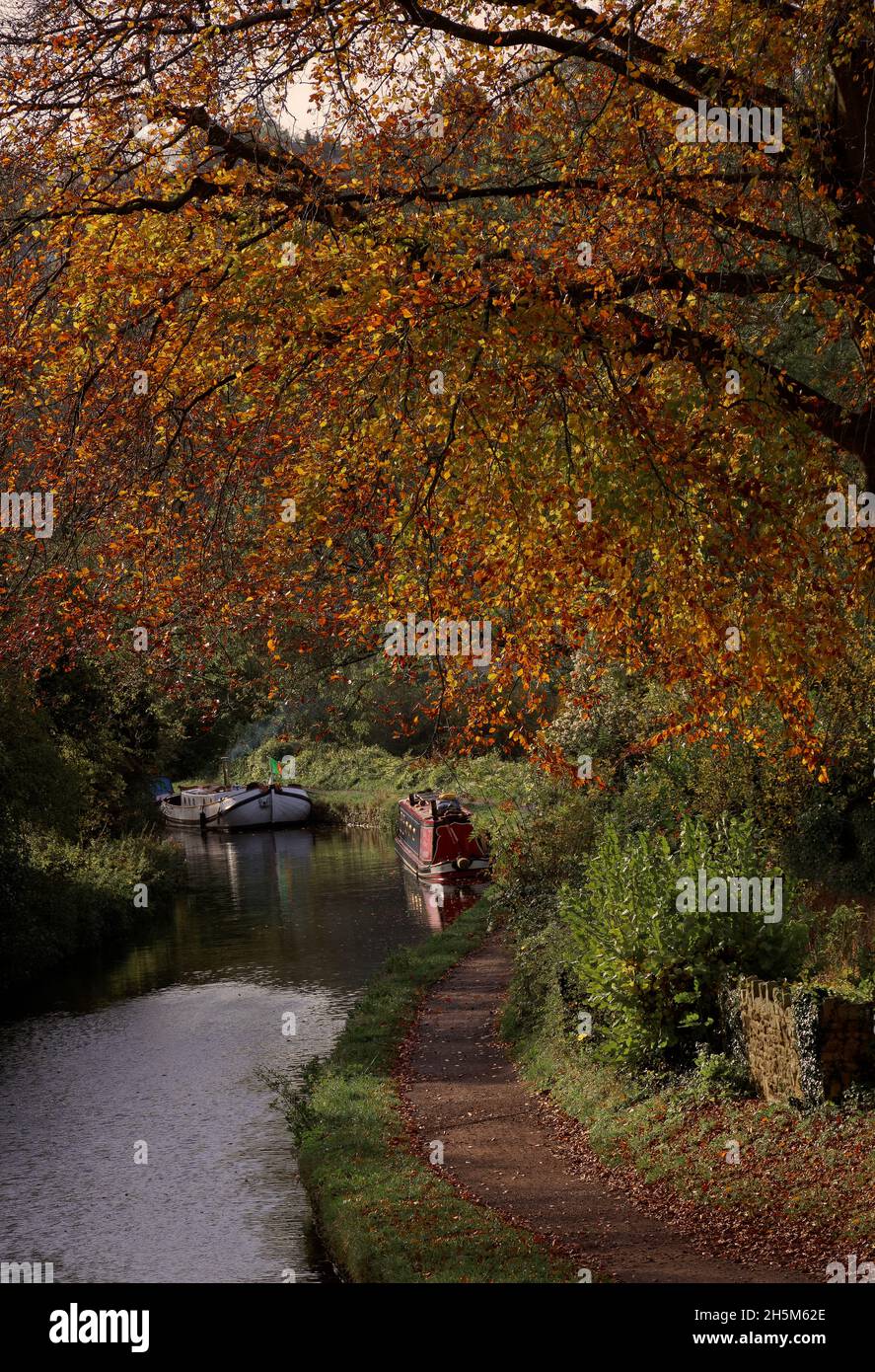 baignoire sur le canal de kennett et avon Banque D'Images