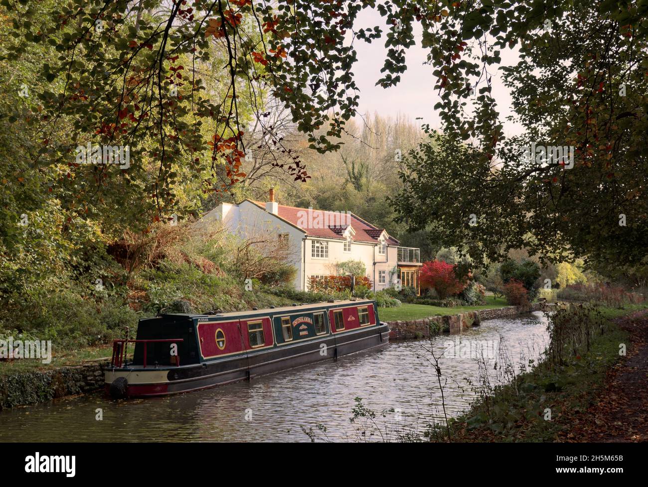 baignoire sur le canal de kennett et avon Banque D'Images