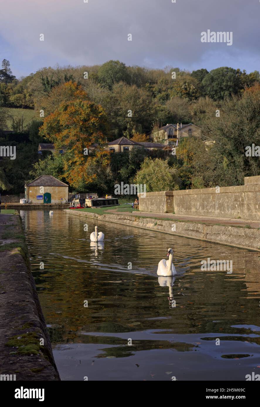 baignoire sur le canal de kennett et avon Banque D'Images