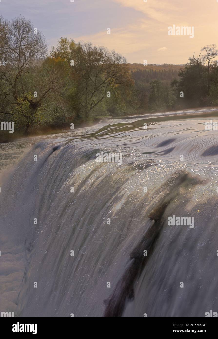 baignoire sur le canal de kennett et avon Banque D'Images