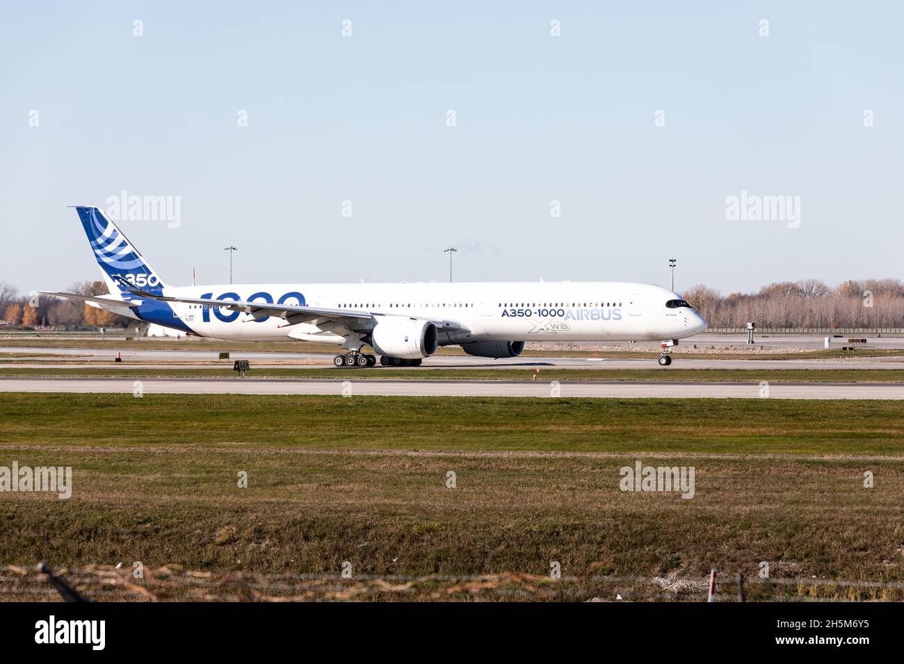 Airbus A350-1000 XWB à l'aéroport de Montréal, Pierre-Elliott-Trudeau, Québec, Canada Banque D'Images