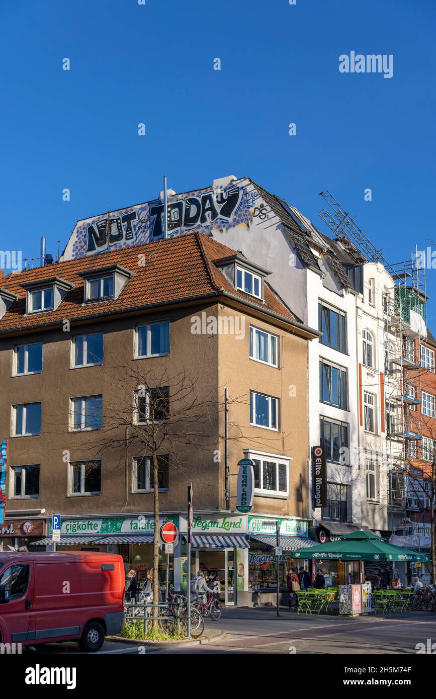 Les bâtiments du centre-ville de Cologne viennent de différentes périodes Banque D'Images