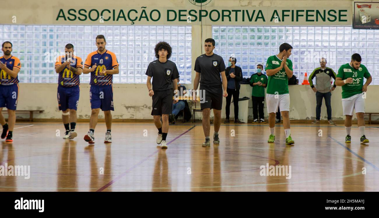 Viana do Castelo, Portugal - 30 octobre 2021: A.D. Aficense joueur en action contre Manabola, compte de jeu pour la 3ème division nationale de Handball. Banque D'Images