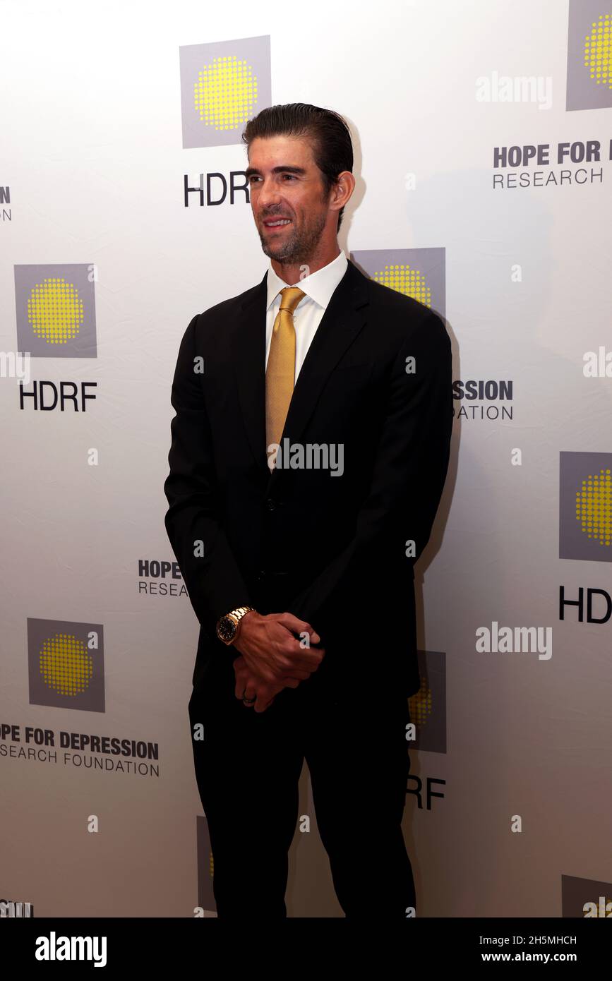 New York, New York, États-Unis.10 novembre 2021.L'Olympian Michael Phelps lors du 15e déjeuner annuel de la Fondation de recherche sur l'espoir de la dépression qui s'est tenu aujourd'hui au Plaza Hotel à New York.Crédit : Adam Stoltman/Alamy Live News Banque D'Images