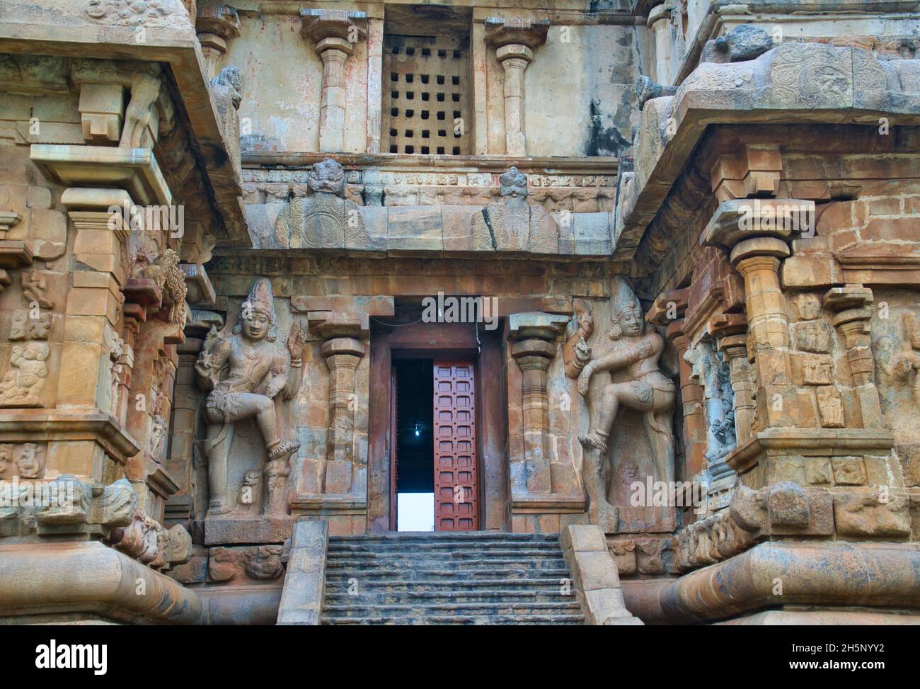 Dwarapala à l'entrée nord du mukhamandapa, Temple de Brihadisvara.Temple ADI Kumbeswalar, Kumbakonam est un temple hindou dédié à la de Banque D'Images