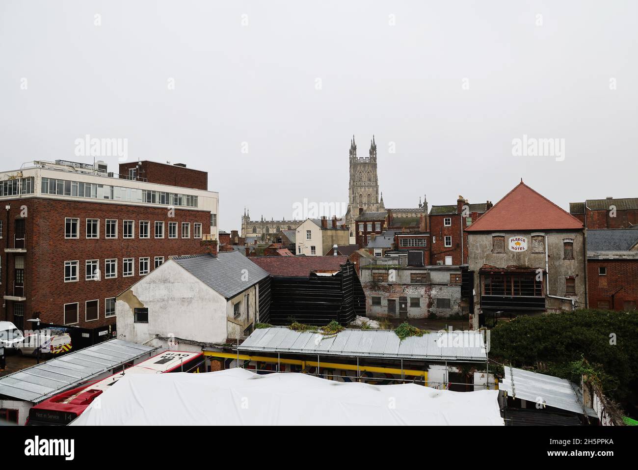 Vue sur la ville de Gloucester vue vers l'est en direction de la tour de la cathédrale de Gloucester photo par Antony Thompson - Thousand Word Media, NO SALES, NO SYNDIC Banque D'Images