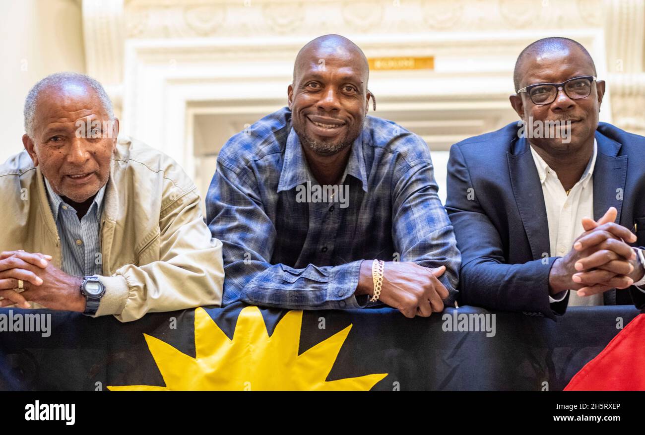 pic shows: Trois grands crus indiens de l'Ouest et Chevaliers d'Antigua Sir curieusement Ambrose, Sir Richie Richardson et Sir Andy Roberts à l'RO Banque D'Images