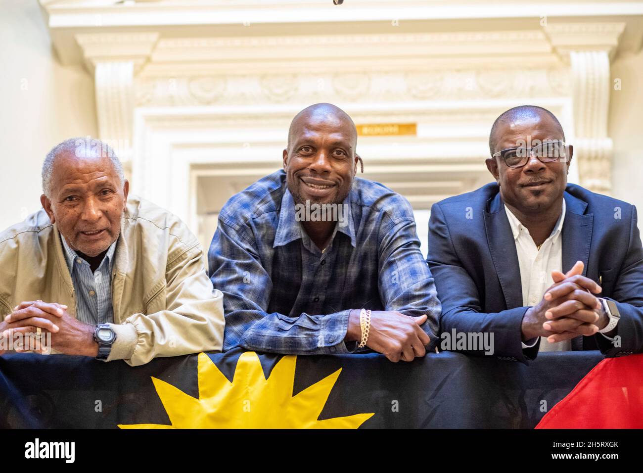 pic shows: Trois grands crus indiens de l'Ouest et Chevaliers d'Antigua Sir curieusement Ambrose, Sir Richie Richardson et Sir Andy Roberts à l'RO Banque D'Images